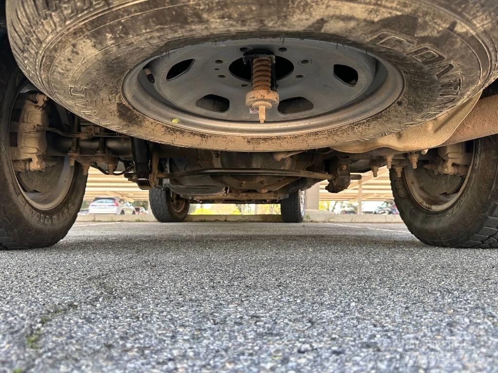 Ford F250 Vieglais kravas automobilis/izkraušana no sāniem