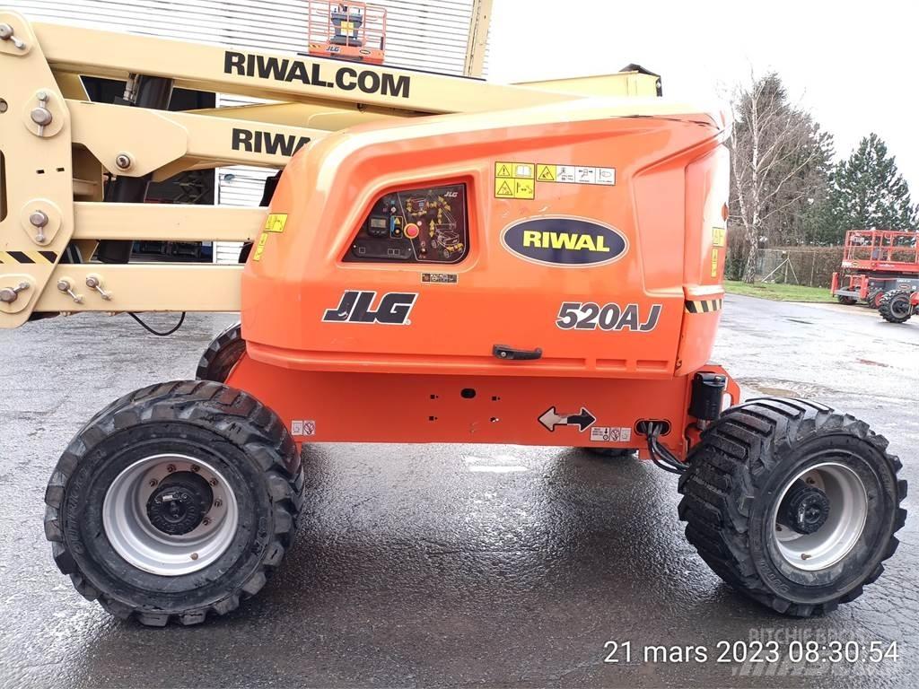 JLG 520AJ Strēles pacēlāji