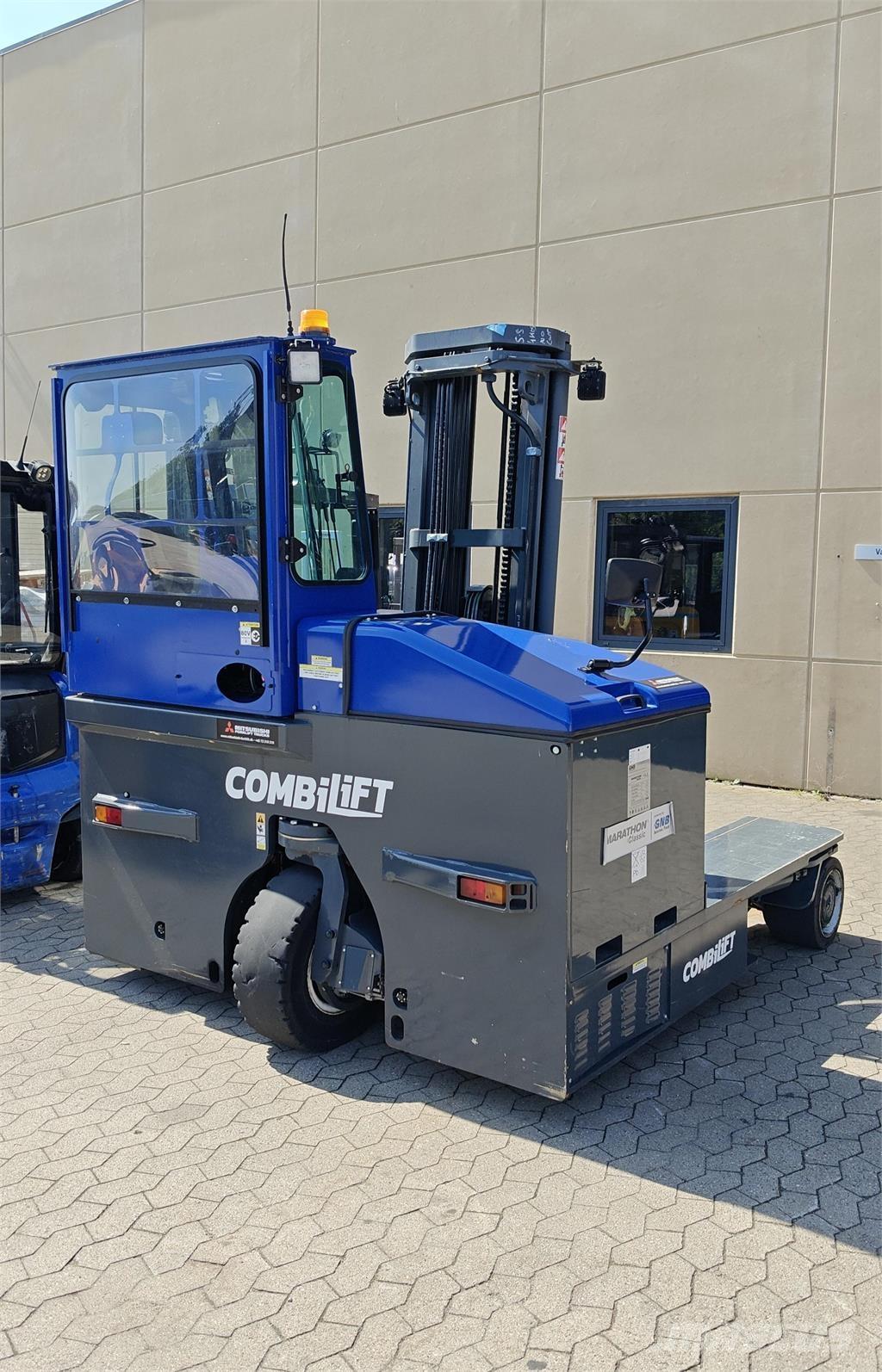 Combilift C4500E Četru virzienu krāvēji