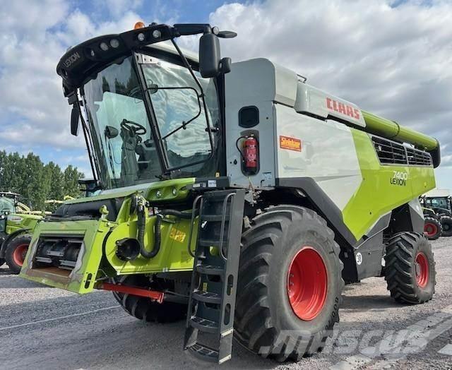 CLAAS LEXION 7400 Ražas novākšanas kombaini