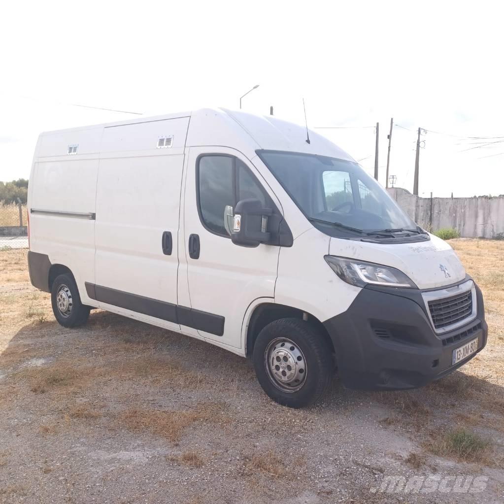 Peugeot Boxer Vieglais kravas automobilis/izkraušana no sāniem