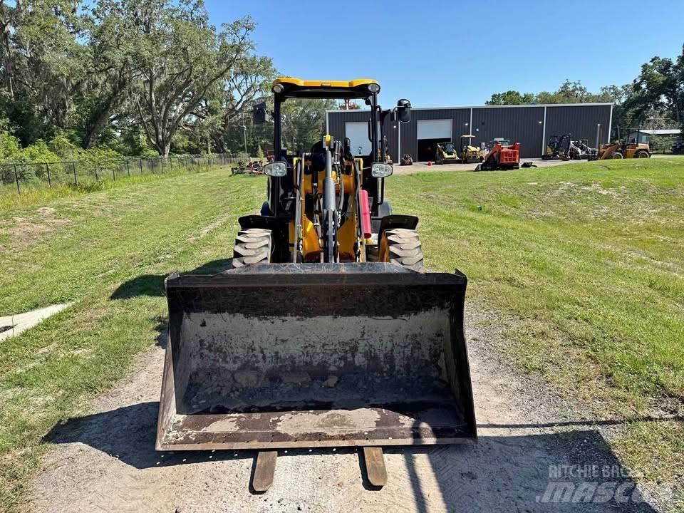 JCB 407 Iekrāvēji uz riteņiem