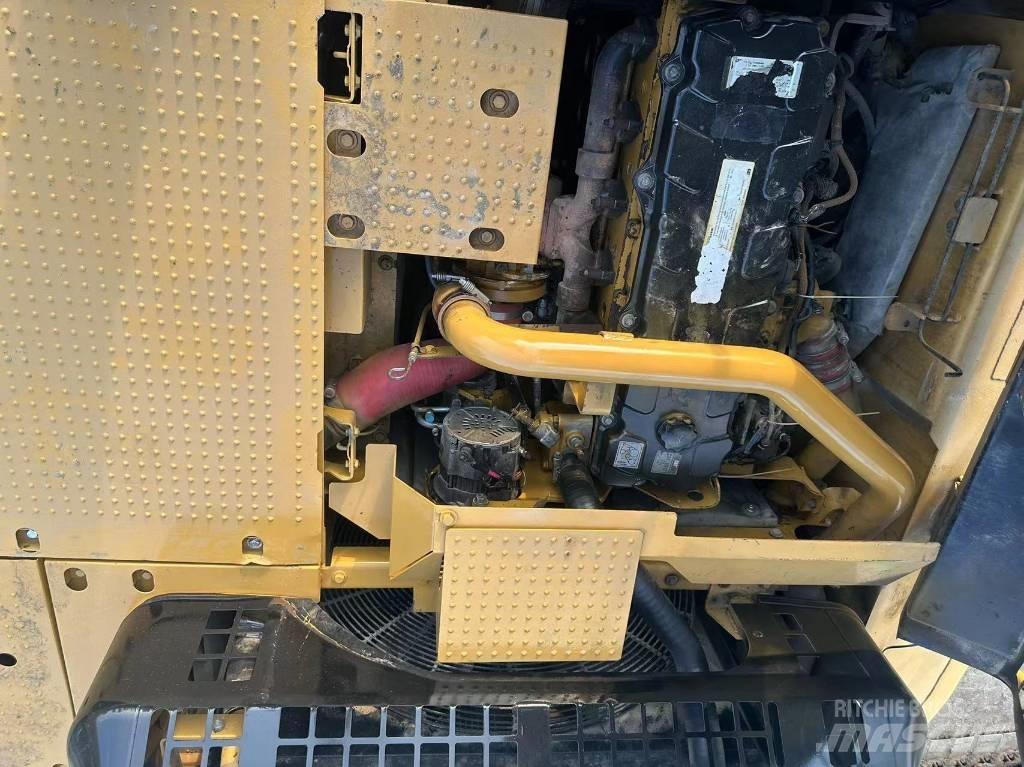 CAT 330 D Kāpurķēžu ekskavatori