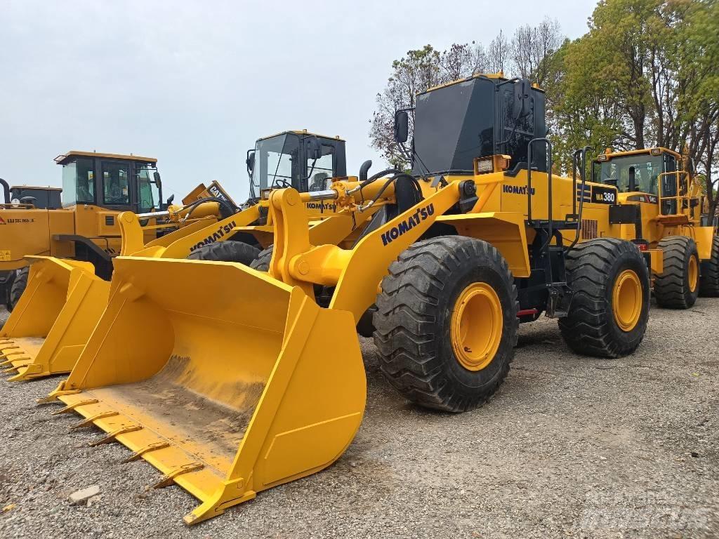 Komatsu WA 380 Iekrāvēji uz riteņiem