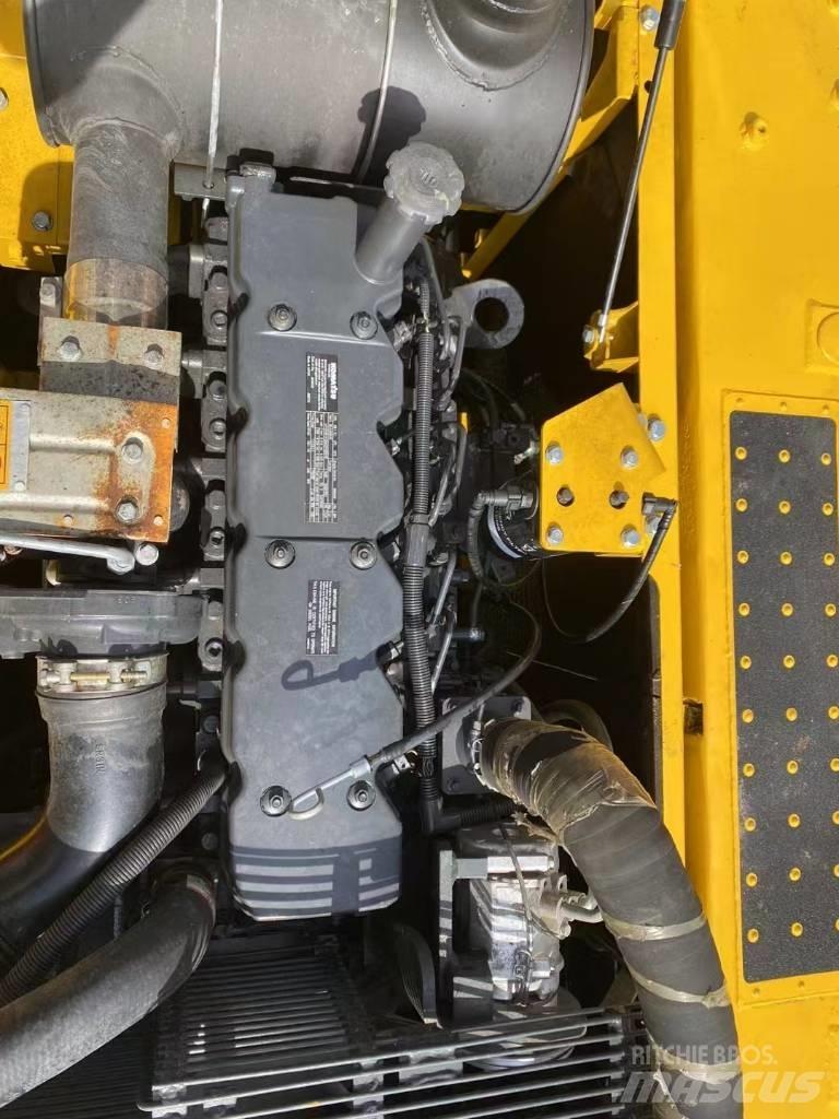 Komatsu 200-8 Kāpurķēžu ekskavatori