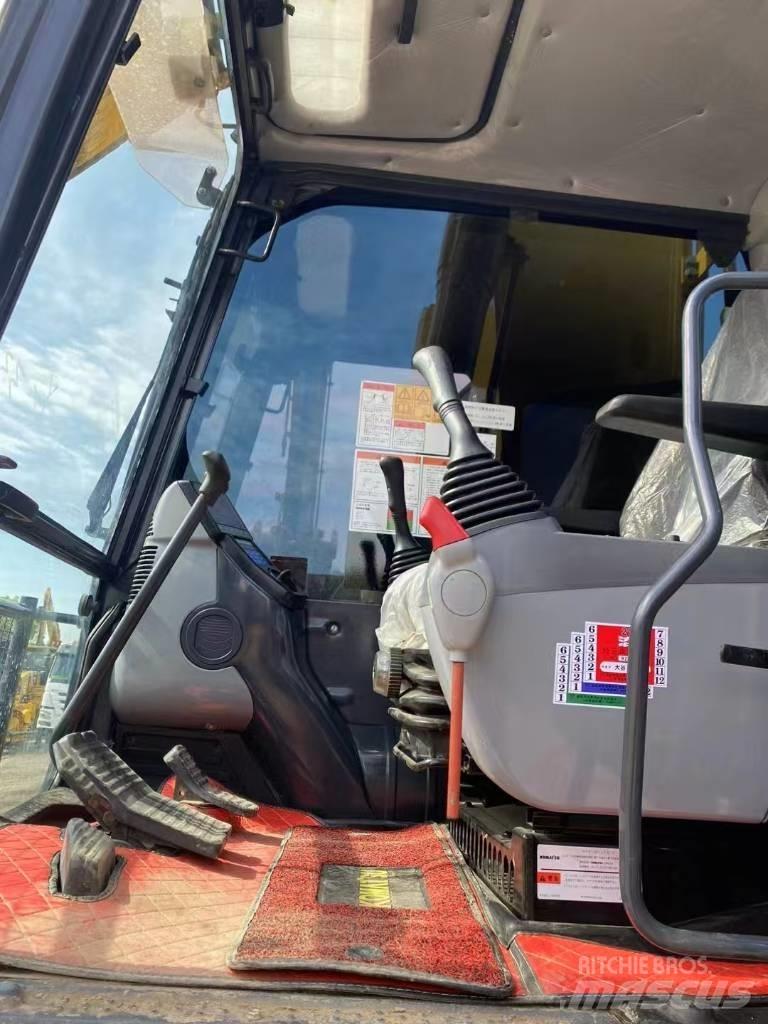 Komatsu 200-8 Kāpurķēžu ekskavatori