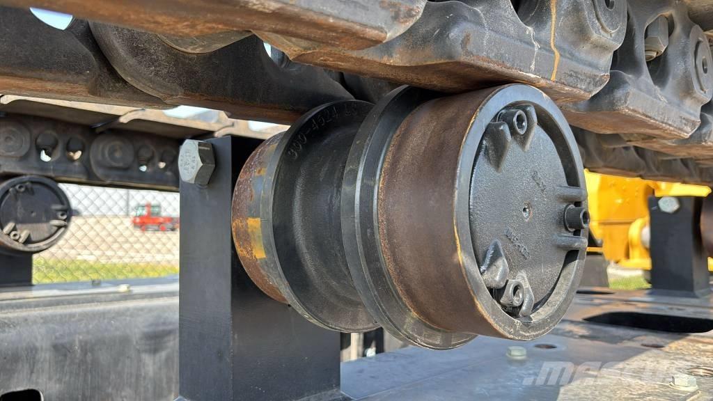 CAT 374 Kāpurķēžu ekskavatori