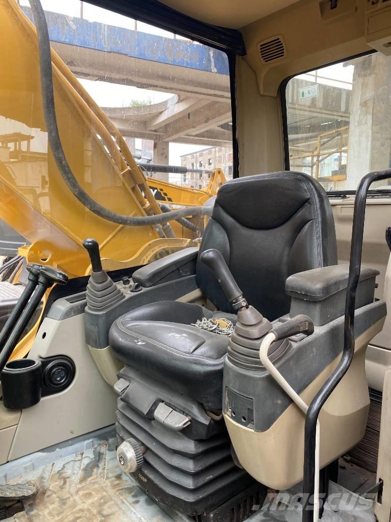 CAT 330 D Kāpurķēžu ekskavatori