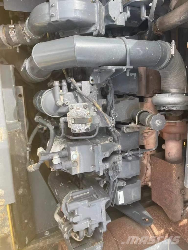 Komatsu PC 450-8 Kāpurķēžu ekskavatori