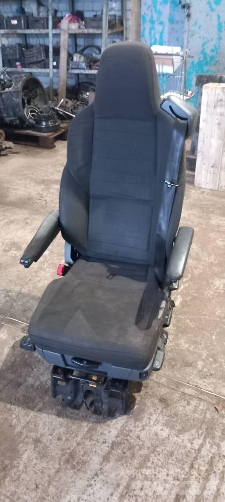 Scania R440  2627357 Kabīnes un interjers