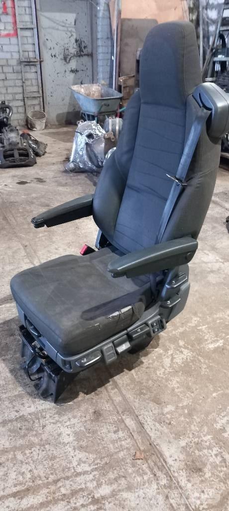 Scania R440  2627357 Kabīnes un interjers
