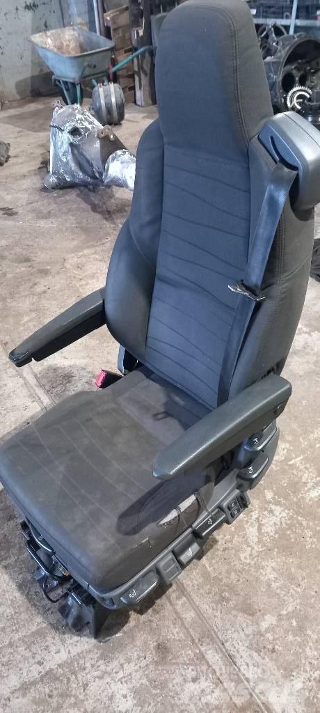 Scania R440  2627357 Kabīnes un interjers