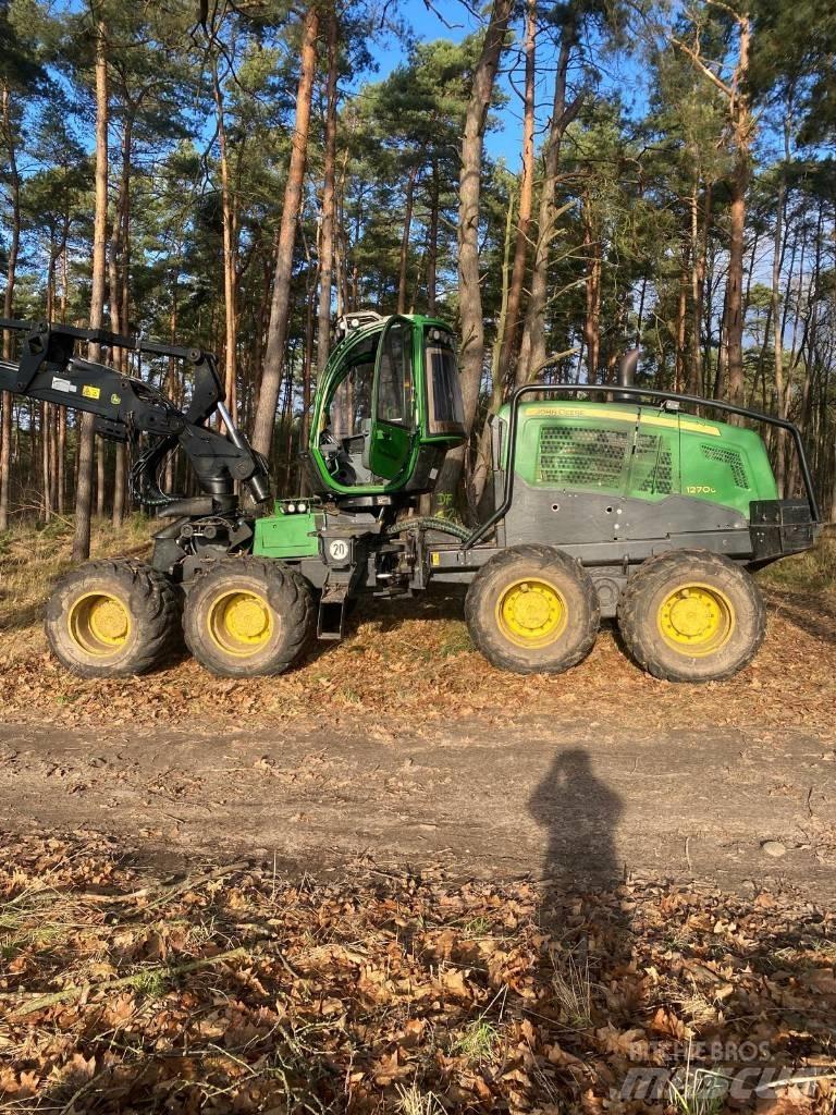 John Deere 1270 G Harvesteri
