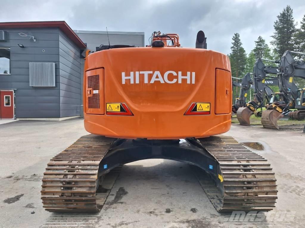 Hitachi ZX225USLC-7 Kāpurķēžu ekskavatori