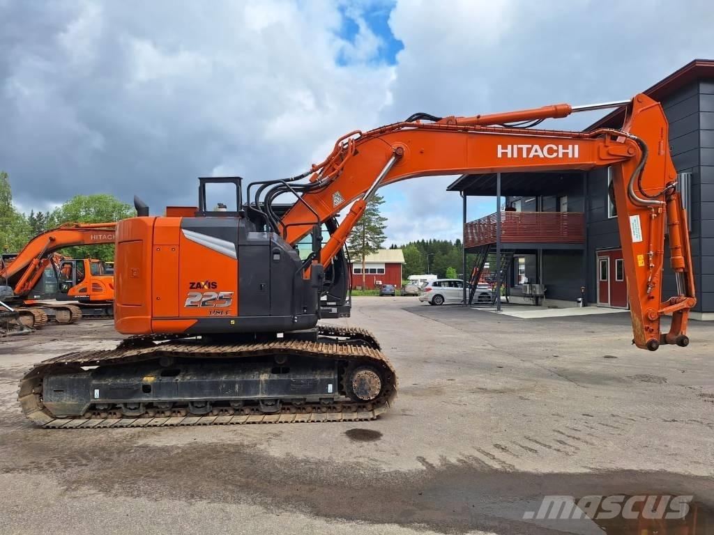 Hitachi ZX225USLC-7 Kāpurķēžu ekskavatori