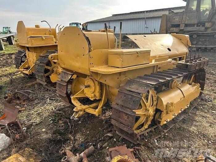 CAT D2 - Kāpurķēžu buldozeri