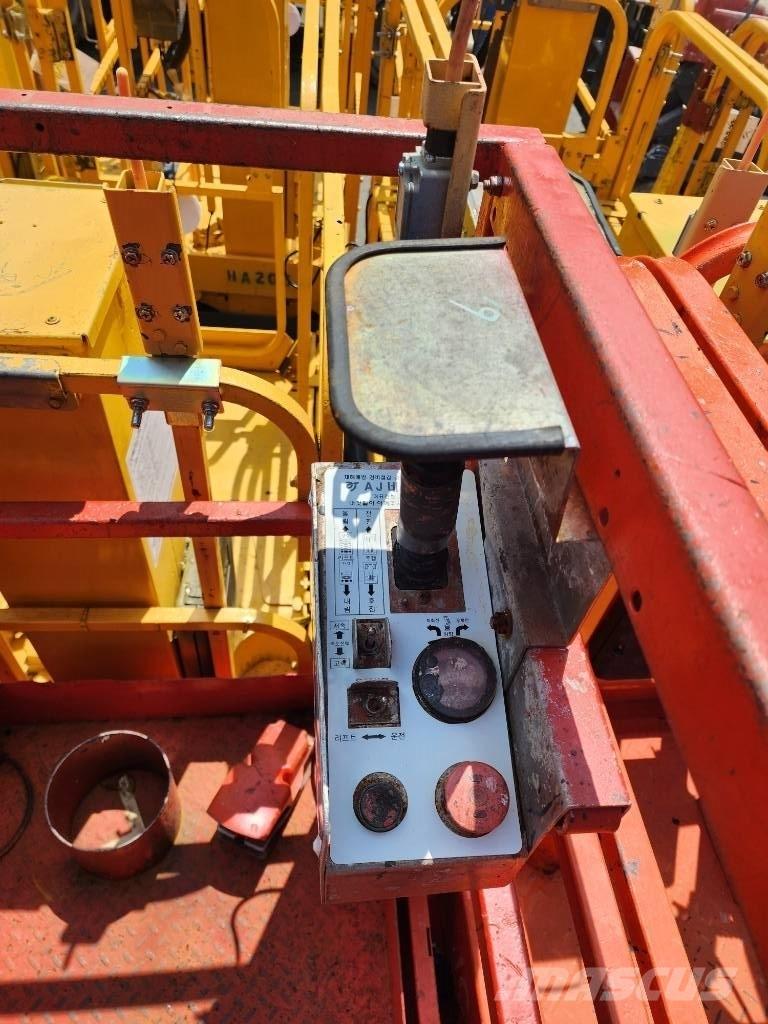 SkyJack SJ 3219 Šķerveida pacēlāji