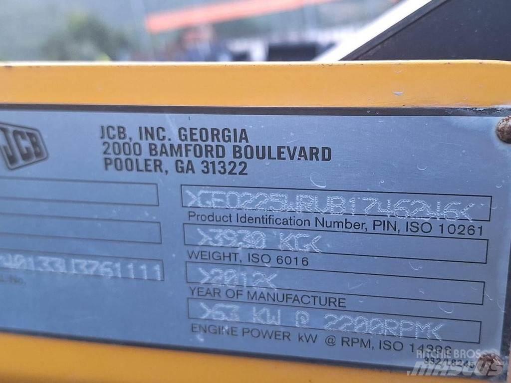 JCB 225 Mini iekrāvēji