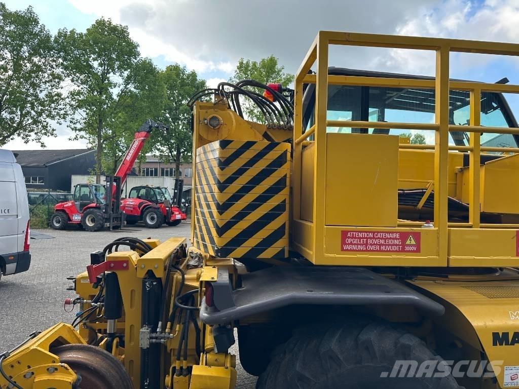Manitou Manirail Teleskopiskie manipulatori