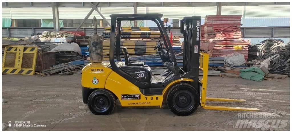 Komatsu FD 30 T-14 Tehnika ar dīzeļa dzinēju