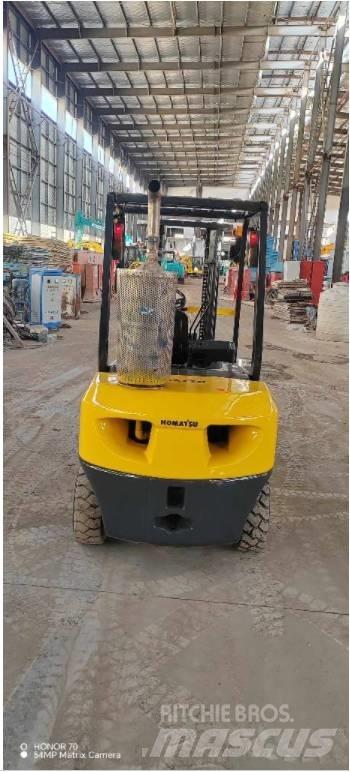 Komatsu FD 30 T-14 Tehnika ar dīzeļa dzinēju