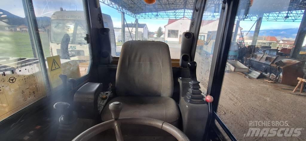 Komatsu PW 110 Ekskavatori uz riteņiem
