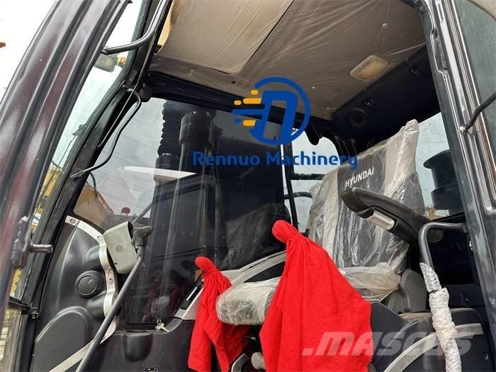 Hyundai R220LC-9S Kāpurķēžu ekskavatori