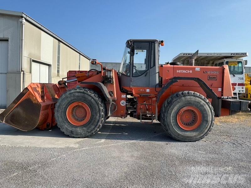 Hitachi LX 290 E Iekrāvēji uz riteņiem