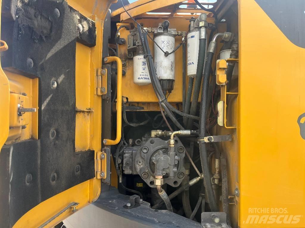 Volvo ECR 235 DL Kāpurķēžu ekskavatori
