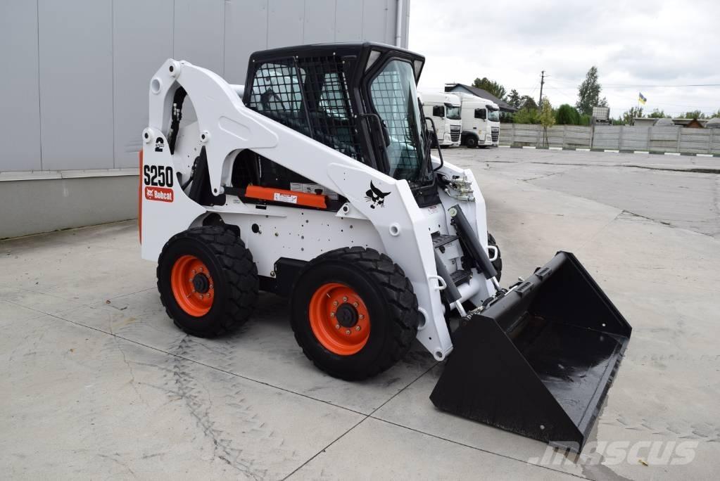 Bobcat S 250 Lietoti riteņu kompaktiekrāvēji