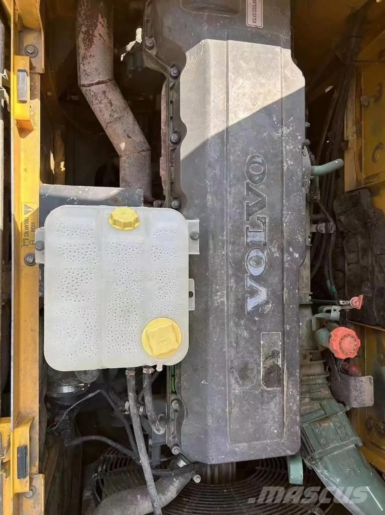 Volvo EC480D Kāpurķēžu ekskavatori