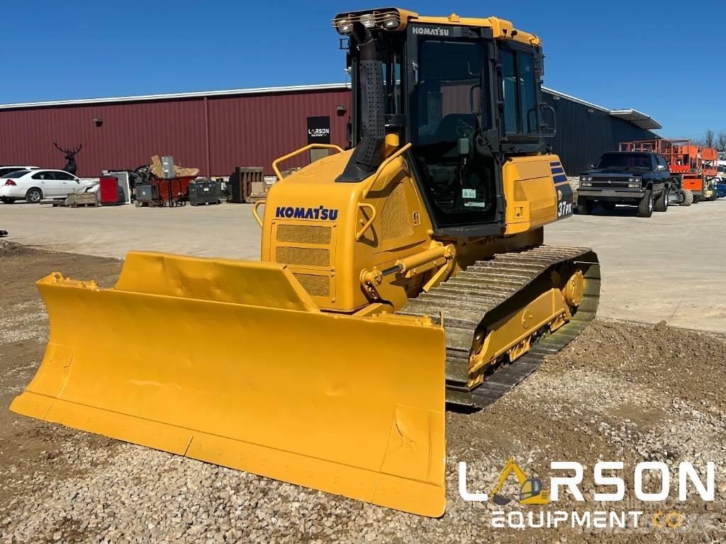 Komatsu D37PX-23 Kāpurķēžu buldozeri