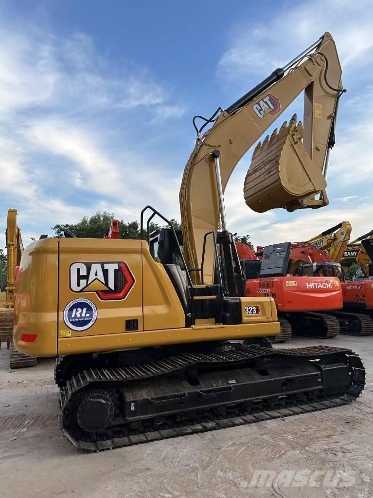 CAT 323GC Kāpurķēžu ekskavatori