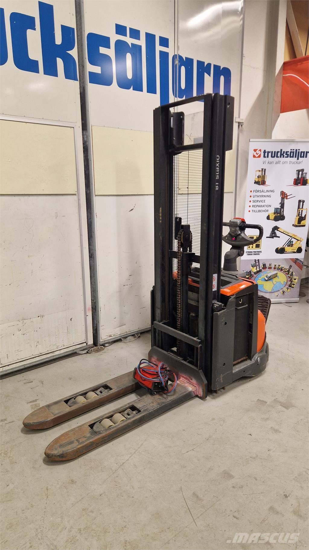 Toyota SWE120L Pašgājēji krautnētāji