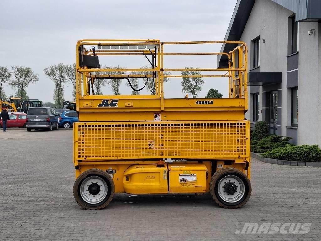 JLG 4069 LE Šķerveida pacēlāji