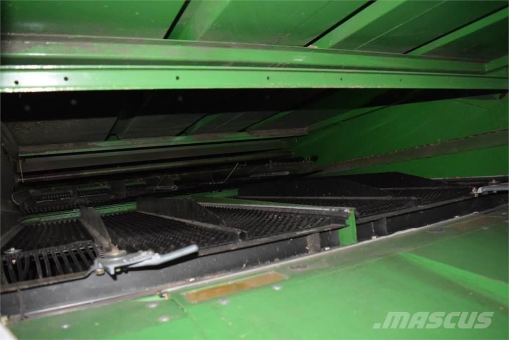John Deere W 650 Ražas novākšanas kombaini