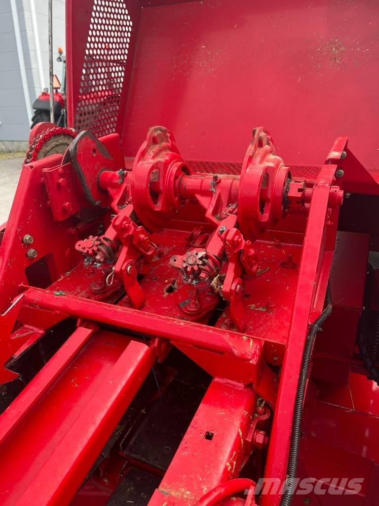 Massey Ferguson 1839 Ķīpu preses