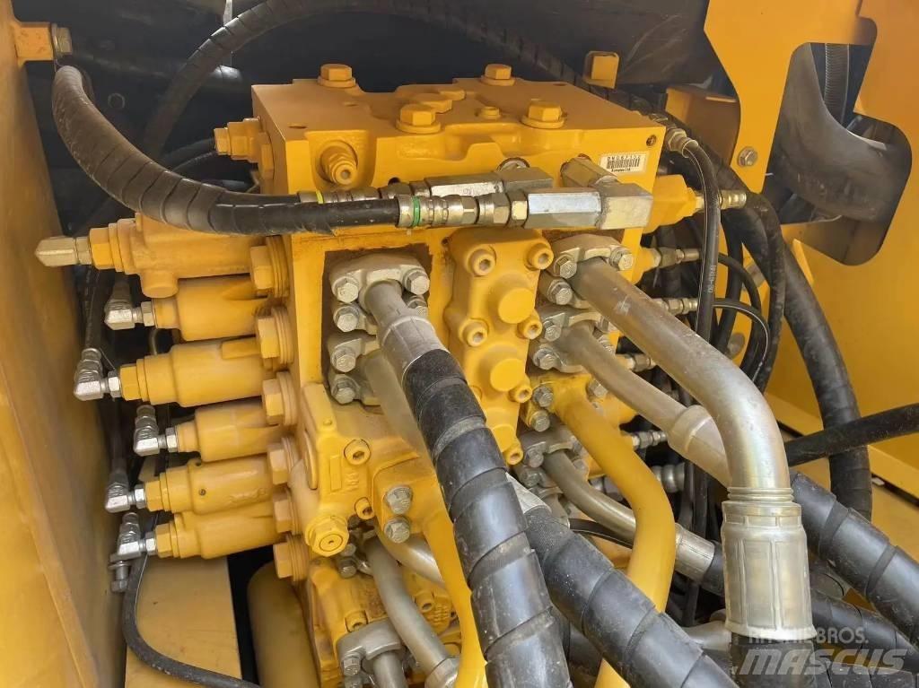 Komatsu PC200-8 Kāpurķēžu ekskavatori