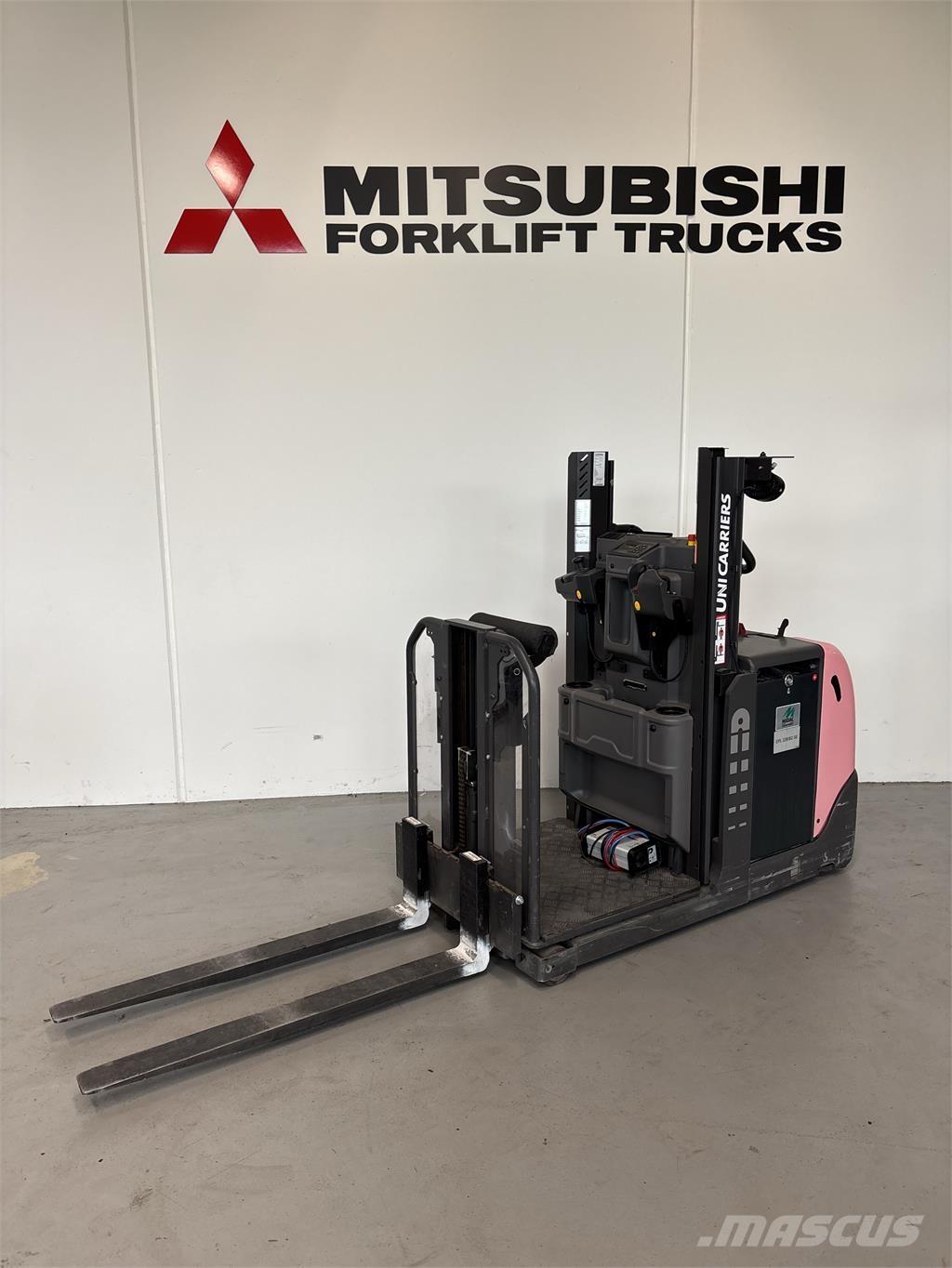 UniCarriers EPL100 Pasūtījumu savācējs mazam augstumam