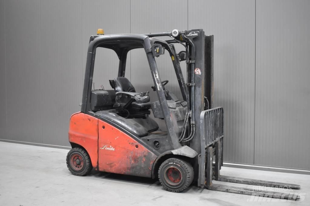 Linde H 20 D - 01 Tehnika ar dīzeļa dzinēju