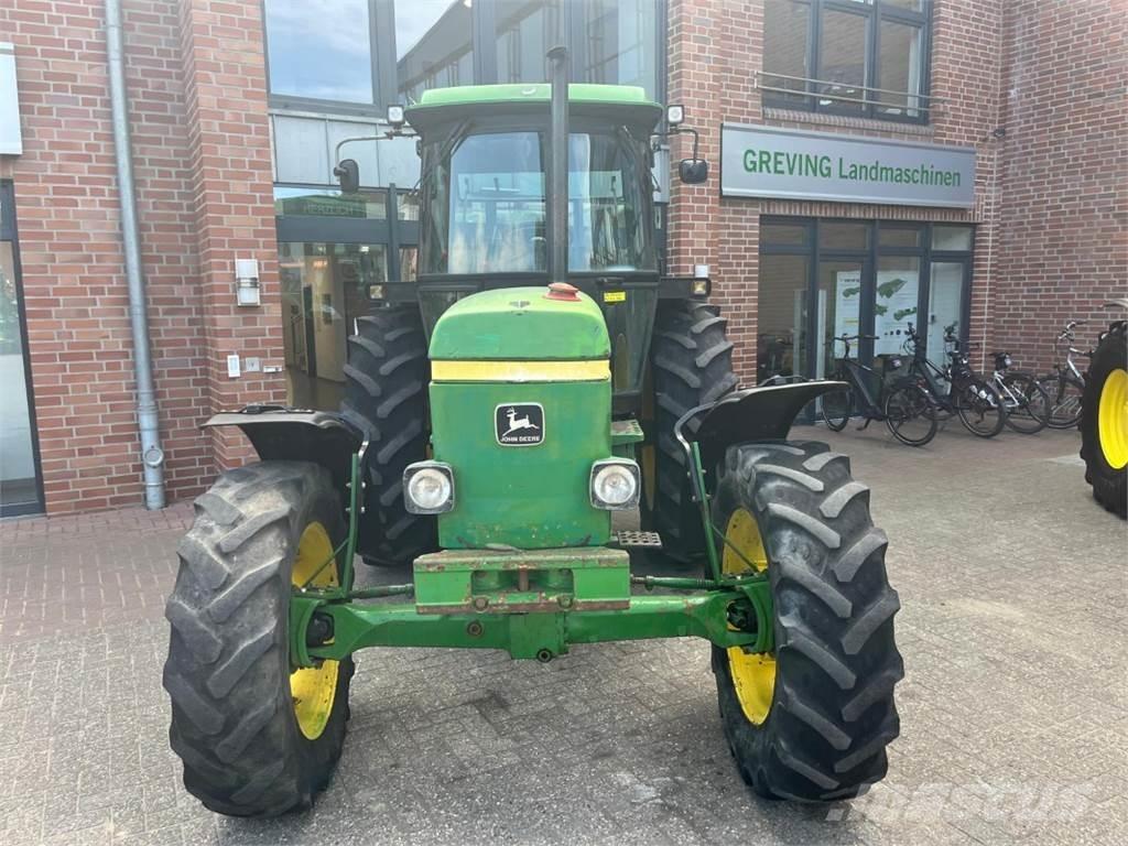 John Deere 3040 Traktori