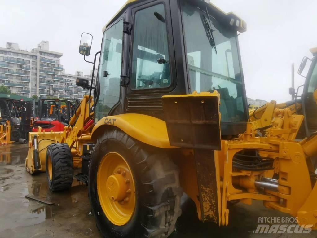 CAT 416f Ekskavatori-iekrāvēji