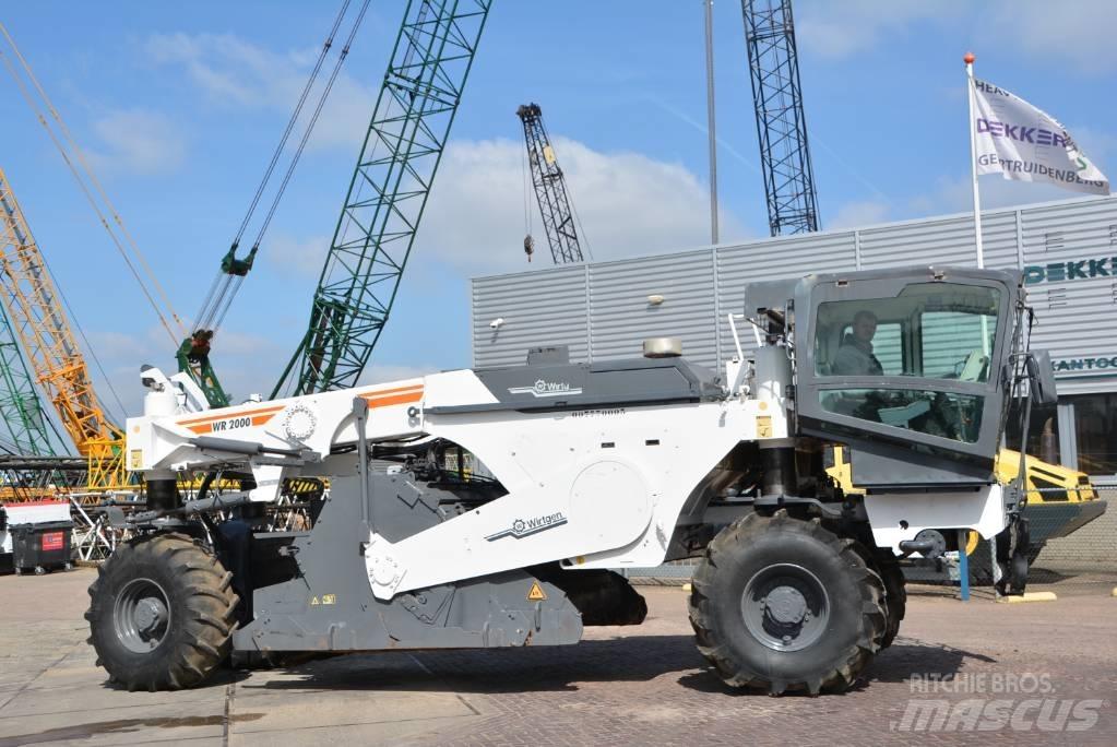 Wirtgen WR2000 Asfalta savācējs