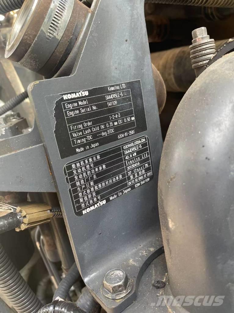Komatsu PC 60-8 Kāpurķēžu ekskavatori