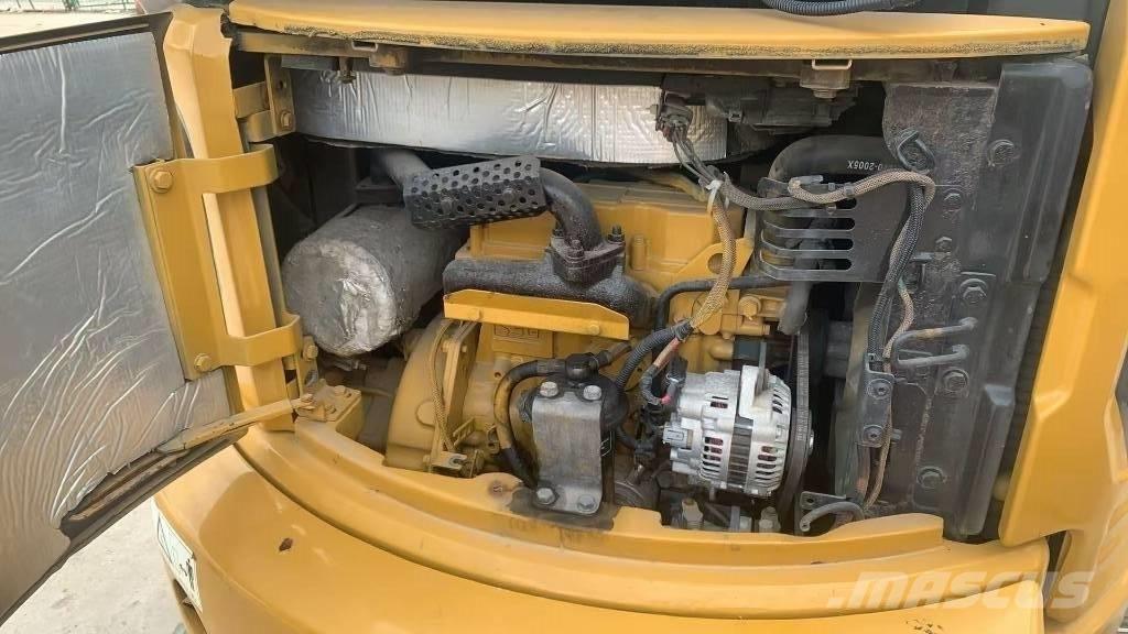 CAT 303 Kāpurķēžu ekskavatori