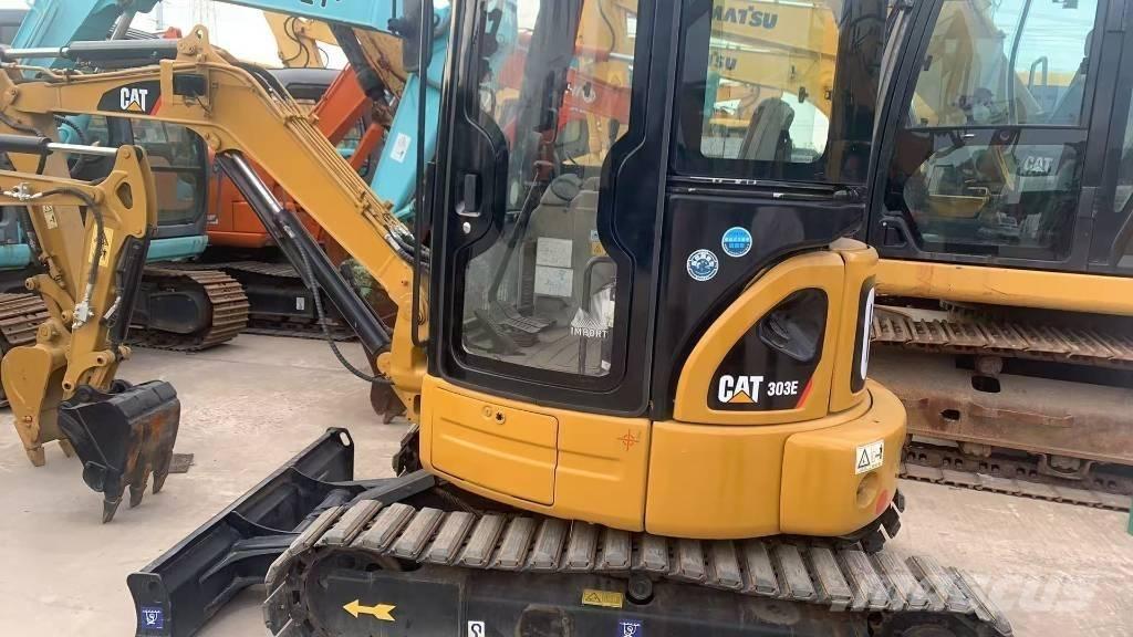 CAT 303 Kāpurķēžu ekskavatori