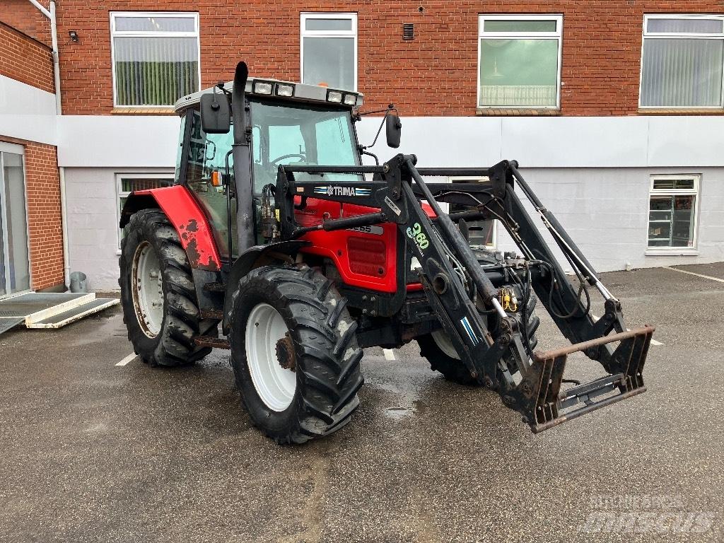 Massey Ferguson 6255 Traktori