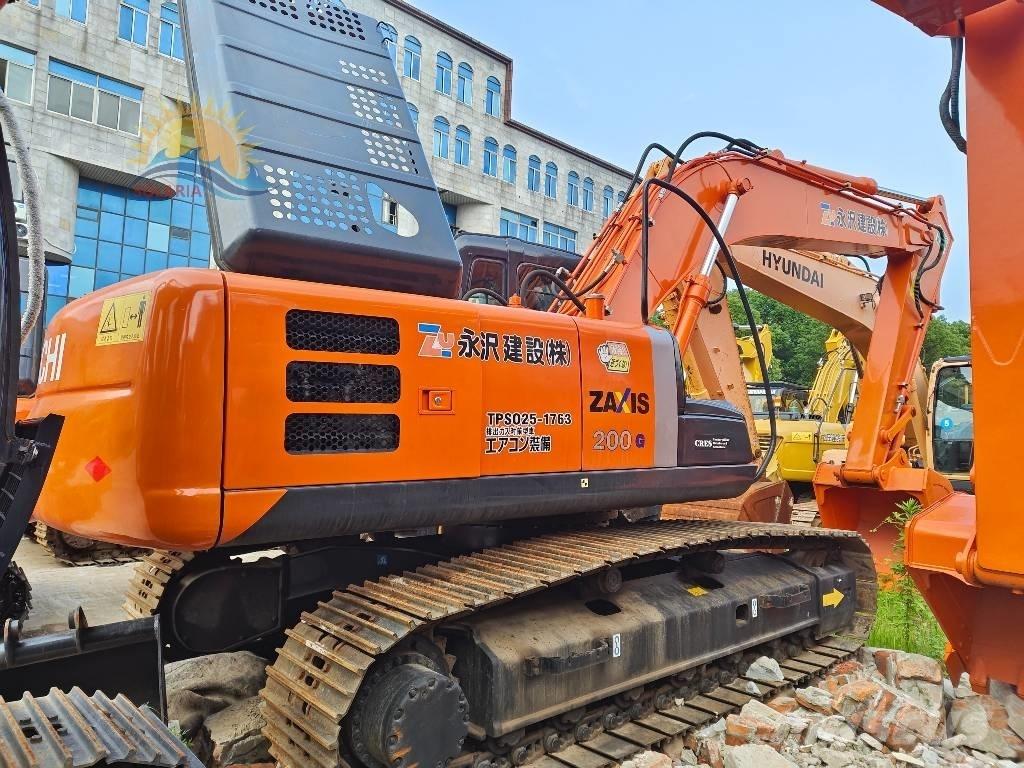 Hitachi ZX 200 Kāpurķēžu ekskavatori