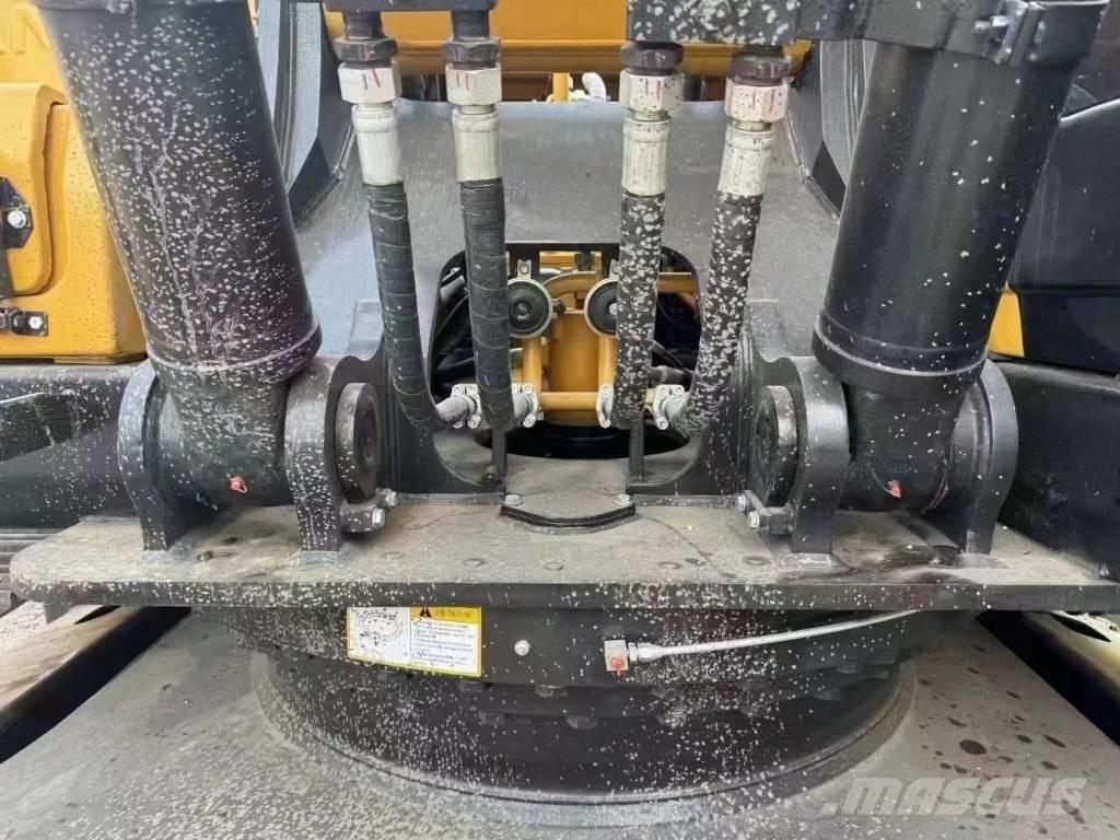 Sany SY 245 H pro Kāpurķēžu ekskavatori
