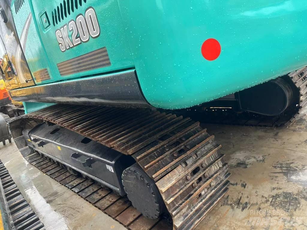 Kobelco SK 200-8 Kāpurķēžu ekskavatori
